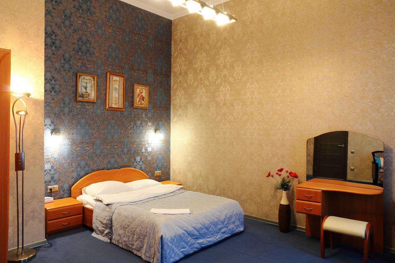 Ukrainian Hotel Service Apartments Kiev Esterno foto